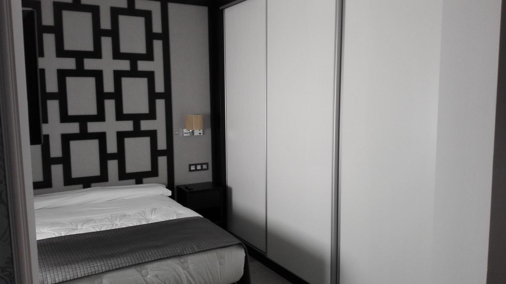 Apartamentos Las Palmeras Palma del Rio Room photo